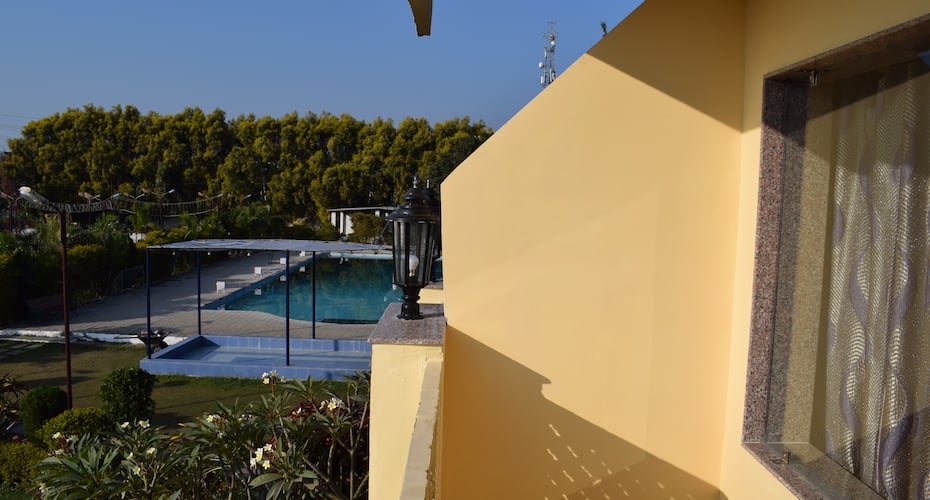 Woods Inn Resort, Bhopal 4